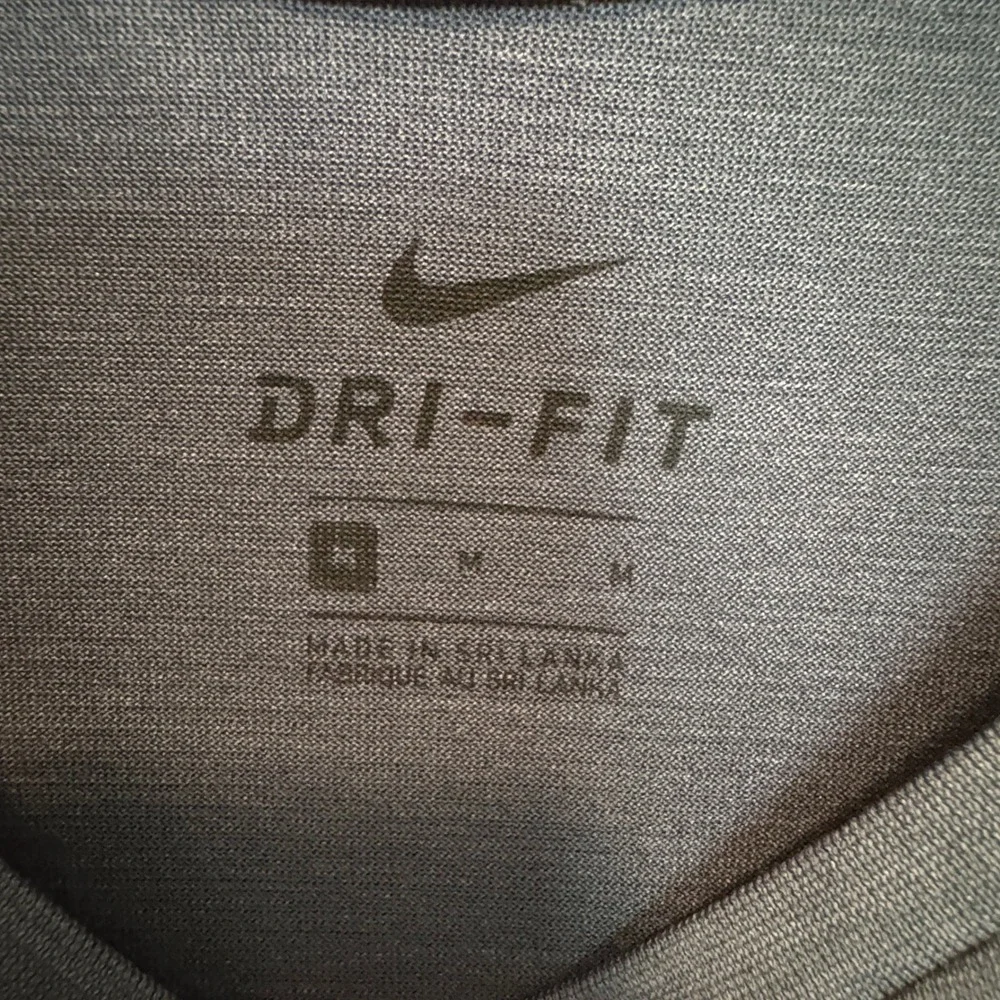 Nike Dri-FIT T-Shirt Mens M Short Sleeve Performance Athleisure Athletic Casual